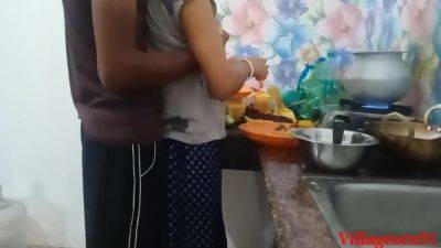 Wife Ko Red Saree Pe Kitchen Main Sex Kiya - desi-porntube.com - India