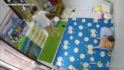 Hackers use the camera to remote monitoring of a lover's home life.595 - hotmovs.com - China