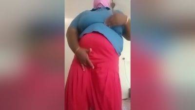 Tamil Housewife In Bedroom Finger Performance Videos - desi-porntube.com - India