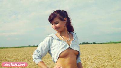 Doroga: Jeny Smith solo naked on the road. Teasing you - hclips.com - Russia