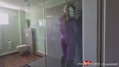 Rubber And My Master Under The Shower - hclips.com