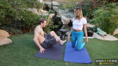Erik Everhard - Mia Malkova - Mia Malkova & Erik Everhard: Outdoor Yoga Encounter / 24.9.2015 - veryfreeporn.com - Spain