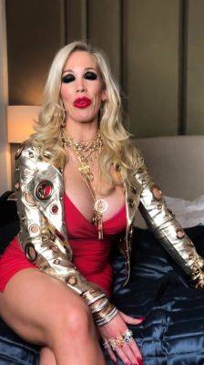 MILF Blonde fucked by Big Cock on her Big Tit - drtuber.com