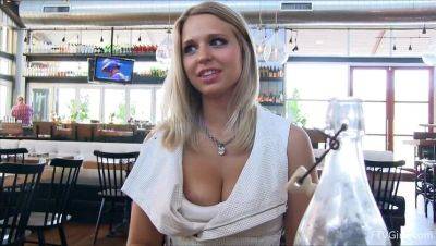Extreme Girl: Lacie in Solo Action with Toys - veryfreeporn.com