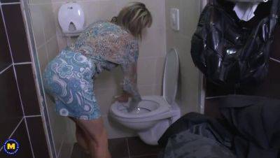 Mature housewife Ilana with a lustful facial - Pissing included - porntry.com
