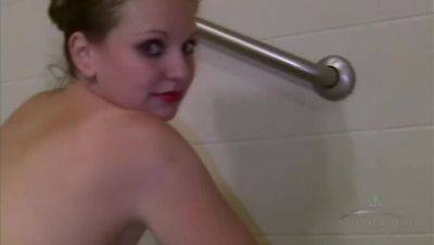Therese's Big Tit Shower - veryfreeporn.com