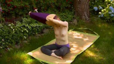 Eliza Experiments with Hairy Yoga in Outdoor Video - porntry.com