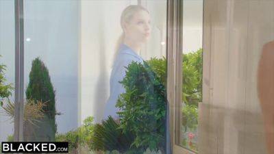 Hot Babe Craves Bbc - hotmovs.com