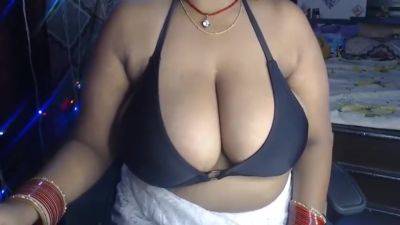 Indian Bhavi Gets Her Pussy Fucked - desi-porntube.com - India