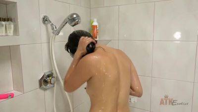 Asian Babe Miko Dai: Solo & Sensual Shower Show - porntry.com