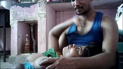 Indian House Wife Big Boobs Natural Tits - desi-porntube.com - India