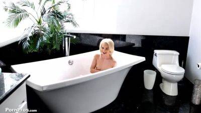 Bella Rose - Bella Rose's Bath Time Pleasure - porntry.com