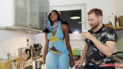 E1118 Jonte And Genie In A Mocha With Nicole Kitt - hclips.com