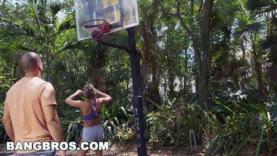 Carter Cruise - Sean Lawless - Carter Cruise takes on Sean Lawless' BBC in a hardcore game of basketball - sexu.com