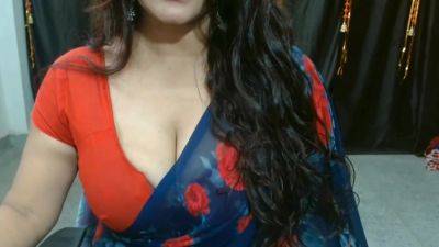 Desi Bhabhi - Hot Indian Desi Bhabhi P-pihu Wearing Saree Big Boobs Danc - hclips.com - India