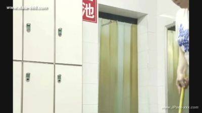 peeping chinese bath.58 - hotmovs.com - China