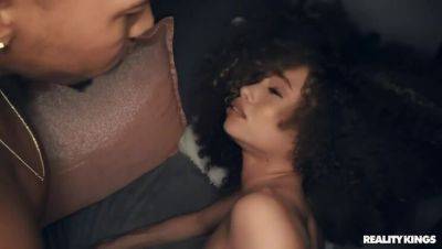 Ricky Johnson - Cecilia Lion - Cecilia Lion & Ricky Johnson: Intense Handjob Action - veryfreeporn.com
