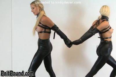 Blondes In Armbinder - upornia.com