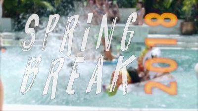 Alex Blake - Spring Break Beach House Party 2 - RealityKings with Robby Apples, Alex Blake, Kara Lee - hotmovs.com