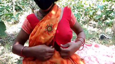 Mia Kalifa In Jungle Mein Akeli Thi Aunty Apni Ke Mota Land Dekhkar Chut Machalne Laga Phir Aunty Apna Khul Kar Gand Dikha Diya Jungle Me - desi-porntube.com - India