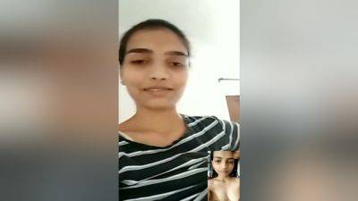Today Exclusive-desi Girl Shows Her Boobs On Vc - desi-porntube.com - India