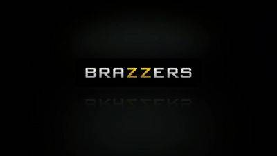 Double Dildo Dommes With Skin Diamond, Bonnie Rotten - Brazzers - hotmovs.com