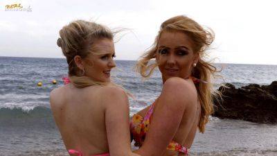 Busty Beach Duo - RealBikiniGirls - hclips.com