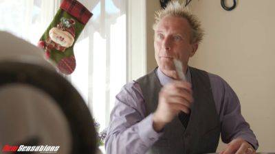 Liz Jordan - Liz Jordan's Christmas gift: A hot schoolgirl gets a mouthful of Christmas jizz - sexu.com - Jordan
