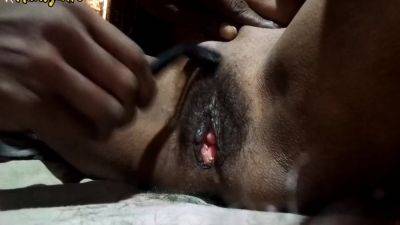 Aunty Wife Ka Chut Ki Bal Raat Mai Saaf Kiya Auntie Wifes Power Of Relaxation May Be Cleared In The Night - desi-porntube.com - India