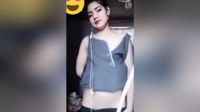 Today Exclusive -sexy Afghani Chick Shows Her Nude Body 1 - desi-porntube.com
