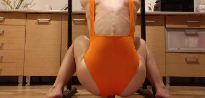 Sports Squirt on the Dildo - inxxx.com