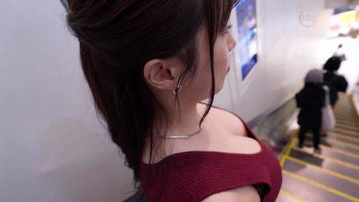 【年下男子のチ○コを丸呑みする喉奥性感帯のド変態巨乳人妻】いつも職場で面倒見てあげてる年下のバイト君と年の差不倫SEX！夫には明かせない秘密の性感帯を暴露！自ら喉奥まで若いチ○コを咥え込みイラマ汁ダダ漏れ！ - txxx.com - Japan