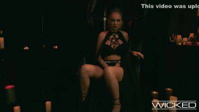 Seth Gamble - Kenzie Taylor - Beautiful Bosomy Goddess Has Her Booty - Kenzie Taylor And Seth Gamble - upornia.com