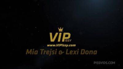 Lexi Dona - Mia Trejsi - Streams In The Shower with Lexi Dona,Mia Trejsi by VIPissy - PissVids - hotmovs.com