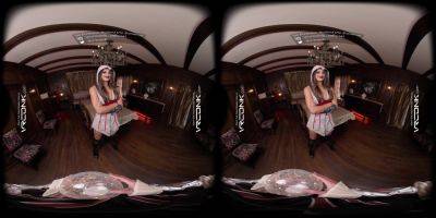 VR Conk Assassins Creed Sexy Babe Gizelle Blanco Fuck and Suck In XXX Parody VR Porn - txxx.com