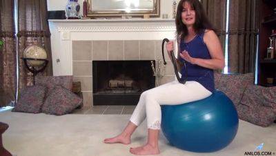 Staying in Shape with Sherry Lee - xxxfiles.com