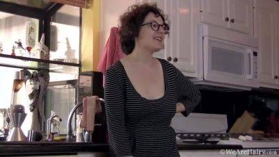 Sensual Cooking Time with Classy Tamar and Her Generous Rack - porntry.com