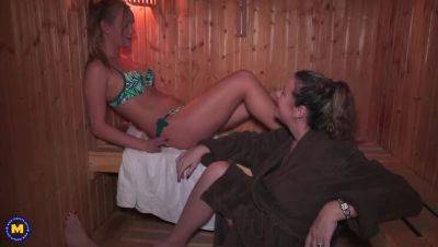 Eva Jayne's Steamy Sauna Lesbian Encounter with Karis - veryfreeporn.com