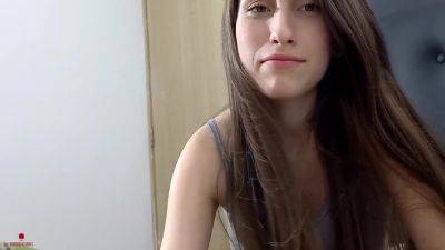 La Tonta De Mi Hermanastra Me Descubre Desnudo Y La Convenzo De Desnudarse Conmigo Para Terminar Follandola De Manera Muy Dura. 12 Min - hclips.com