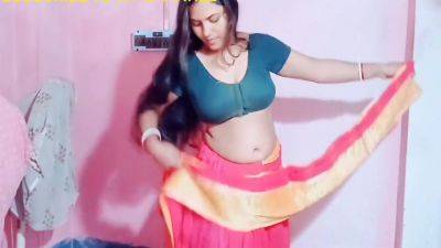 Bhabhi Removing Saree In Front Of Devar Big Boobs Deep Navel - desi-porntube.com - India