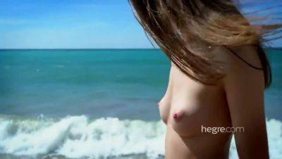 Cindy at the Nude Beach Alone - veryfreeporn.com