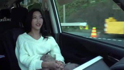 06935,A beautiful woman who feels - hclips.com - Japan