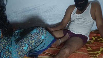 Indian Hot Wife Homemade Foot Job Pussy Fingered Fucking - desi-porntube.com - India