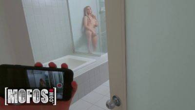 Alex Jett - Nikki Peach's steamy shower show with stepbro Alex Jett - sexu.com