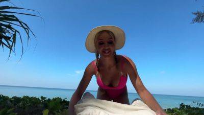Horny Blonde Tried Dick On The Beach For The First Time - upornia.com