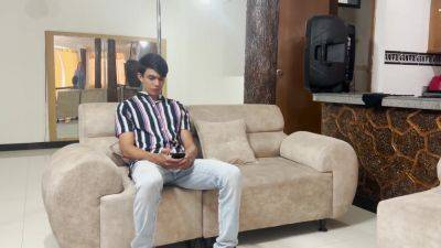 Mi Novio No Llega A Tiempo Asi Que Me Follo A Su Mejor Amigo Parte 2 - hclips.com