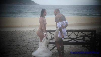 Public Beach Fuck - Real Amateur Couple - Renewing Vows And Beach Sex - hclips.com