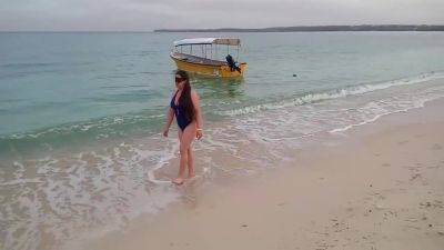 Latina Slut Wife Walking On The Beach Meets Safado And Has Sex With Him Without Condom 2 - desi-porntube.com - India