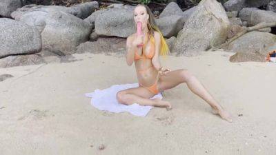 Kinky Monika Fox On A Wild Beach Satisfies Herself With Big Toys, Doing Anal, Dp, Squirt & Prolapse (free) 11 Min - hotmovs.com