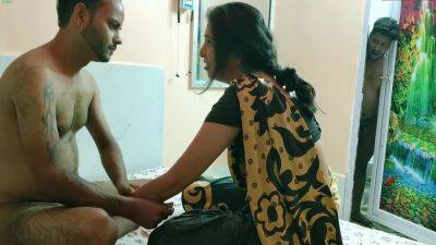 Indian Wife Sex Infront Of Husband! Reality Sex - desi-porntube.com - India